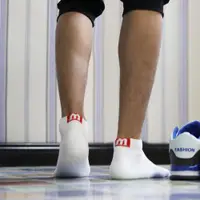 在飛比找ETMall東森購物網優惠-運動男士羽毛網球純棉加厚白襪子