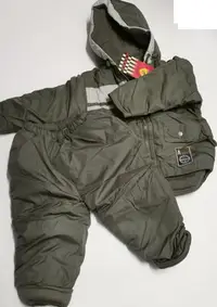 在飛比找Yahoo!奇摩拍賣優惠-冬季款成本出清☆╮禦寒保暖款內裡鋪棉男童款軍綠色外套褲裝90