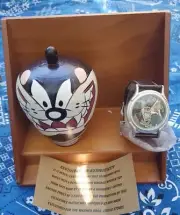 *NEW* 1998 Dr Devil and Mr Hare Figure Top with Watch_Untested