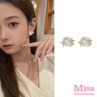在飛比找momo購物網優惠-【MISA】韓國設計可愛雲朵閃耀星星造型夾式耳環(無耳洞耳環