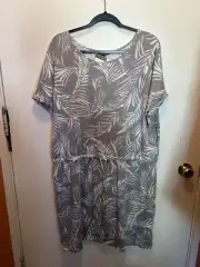 Hilary Radley NWT, Size XXL, grey & white leaf print dress