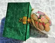 NIB Handblown ORNAMENT in Box FLOWERS from Maui