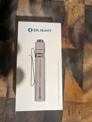 Olight I3T EOS Limited Edition Titanium Vertical Lines 180 Lumens AAA