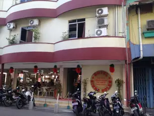 齊納布蘭飯店Hotel Sinar Bulan