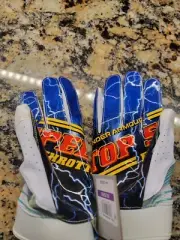 UA UNDER ARMOUR BLUR LIMITED EDITION RECEIVER FOOTBALL GLOVES, 1360947-100, NWT