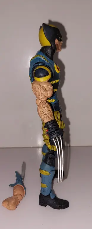 漫威 Toybiz Marvel legends 6吋 1/12 Wolverine 金鋼狼 斷手 有瑕疵 請看商品說明