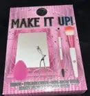 W7 Make it up! Gift Set - Makeup Tools - Eyelash Curler - Mirror - Sponge