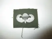 b0603 Vietnam US Army Parachute Wing White on OD Basic IR39A