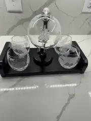 Bezrat Globe Whiskey Decanter Set, 4 Glasses, Mahogany Base Handle Tray