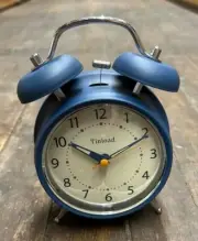 Vintage Style Loud Alarm Clock for Heavy Sleepers Adults, Metal 4 Inches Battery