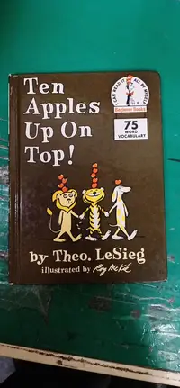 在飛比找露天拍賣優惠-英文童書 Dr.Seuss Ten Apples Up on