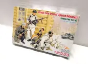 1/35 scale model Dragon Blue Division Spanish Volunteers 1942-43 4 figures kit