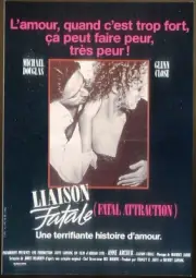 Modern French FILM POSTER Postcard: FATAL ATTRACTION (Michael Douglas Glen Close