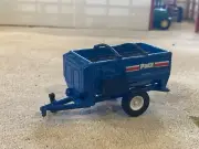 custom 1/64 Patz TMR Mixer feeder wagon - Reel Auggie