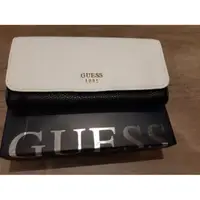 在飛比找蝦皮購物優惠-GUESS 白色長夾