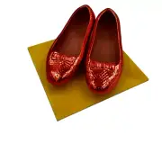 SDCC 2023 The Wizard of Oz Dorothy Metallic Red Ruby Slippers Toto Statue Figure