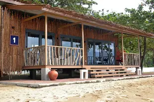 克魯索小屋Crusoe Cabins