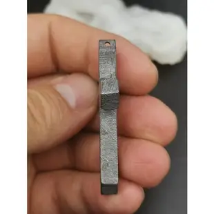 鎳鐵隕石Aletai阿勒泰鐵隕石天鐵阿勒泰鐵隕石十字架飾品首飾47×31.5×5.3mm/17.5克