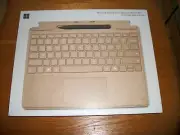 Microsoft Surface Pro - KEYBOARD WITH PEN -CLAVIER (TAN)