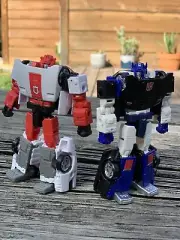 Transformers WFC Kingdom Red Alert and Deep Cover new in box