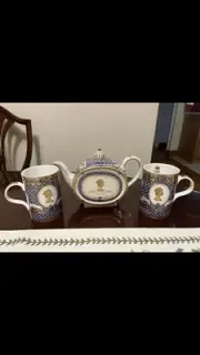 Queen Elizabeth II Teapot Set Golden Jubilee Blue/white/Gold NEW
