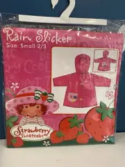 VTG 2003 NEW Strawberry Shortcake Rain Slicker Poncho Child’s Size Small 2/3