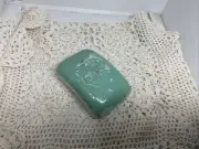 VINTAGE ELIZABETH ARDEN BLUE GRASS SOAP A FEW DINGS IN IT SEALED