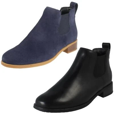 Clarks Artisan Chelsea Boots Havisham Top