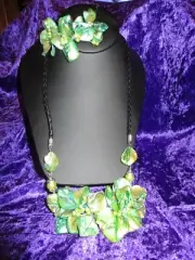 Green Shell, Seed Bead Floral Necklace & Bracelet