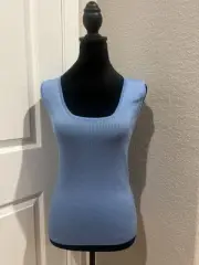 $295 ST. JOHN KNIT SLEEVLESS LIGHT BLUE TOP SIZE P