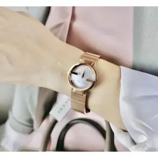 GUCCI Interlocking G 珍珠貝母錶面盤 玫瑰金色不鏽鋼錶帶 石英 女士手錶 YA133515