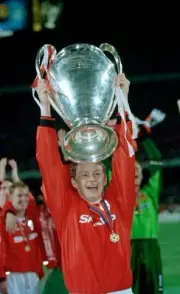 Ole Gunnar Solskjaer of Manchester United lifts the European Cup a- Old Photo