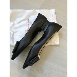 (售出）7500元 ROGER VIVIER Gommettine 平底鞋
