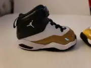 NIKE JORDAN B LOYAL KIDS BABY SNEAKERS CU4924 100 4C N08 BLACK WHITE METALLIQUE