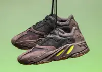 在飛比找Yahoo!奇摩拍賣優惠-Adidas Yeezy 700 Mauve 棕紫 黑褐 黑