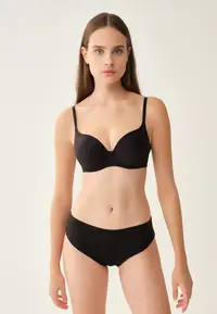 在飛比找ZALORA購物網優惠-Black Basic Padded Bras, Half-