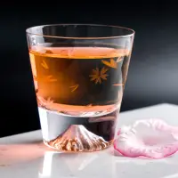 在飛比找momo購物網優惠-【田島硝子】日本手工吹製富士山杯 mini櫻花款 威士忌杯 