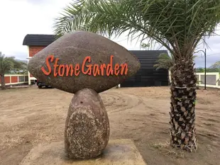 佩拉布汗拉圖海灘套房 - 24平方公尺/1間專用衛浴Stone Garden Ciletuh