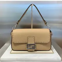 在飛比找蝦皮商城優惠-Fendi 8BR600 明縫線 Selleria Bagu