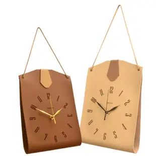 開立發票 創意袋型復古皮革掛鐘《兩款可選》 靜音時鐘 數字時鐘 掛鐘 客廳時鐘 壁鐘 造型時鐘 簡約時鐘 居家裝飾