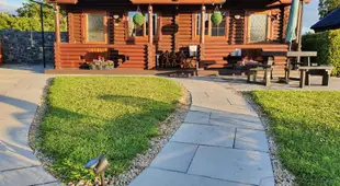 Cosy Countryside Log Cabin