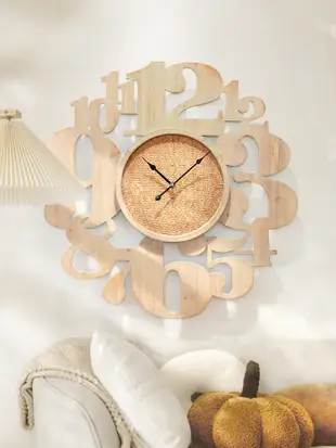 北歐風實木掛鐘裝飾客廳木質時鐘靜音原木掛鐘牆鐘 (8.3折)