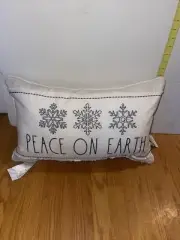 NWT RAE DUNN PEACE ON EARTH CHRISTMAS HOLIDAY FEATHERED INSERT DECORATIVE PILLOW