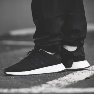 Adidas NMD R2 Boost 黑 男鞋 輕量 現貨 運動鞋 慢跑鞋 CQ2402