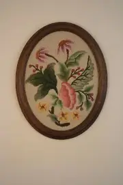 Hand Hooked Picture "Crewel Oval"