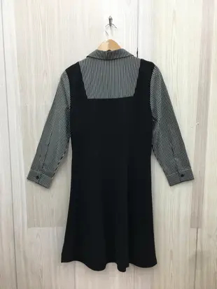 【愛莎＆嵐】 Town wear 棠葳 女 黑色假兩件式直條紋造型長袖洋裝/XL 11301 24