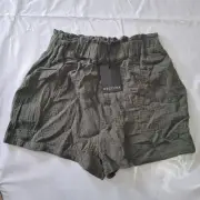 Decjuba Misa Textured Shorts Womens Medium Olive Linen Pull On Brand New Tags