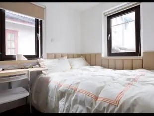 富錦的1臥室公寓 - 10平方公尺/1間專用衛浴Typical Shanghai Lanehouse 1 br apt Xintiandi