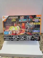 New In Box HEXBUG JUNKBOTS Rev's Hideout - Free Shipping