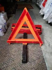 CORTINA 3PC EMERGENCY ROADSIDE WARNING TRIANGLE FLARE KIT-1EKU3